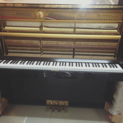 Piano cơ Nhật AIZENAHA 