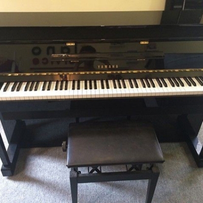 Đàn Piano Yamaha YU1