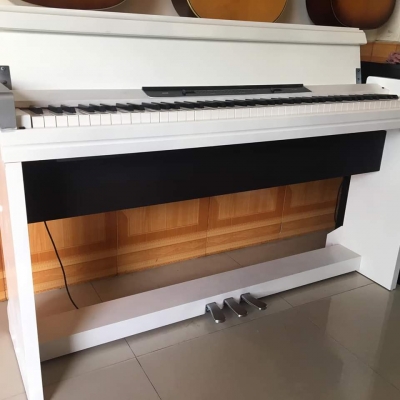 Korg trắng tinh khôi