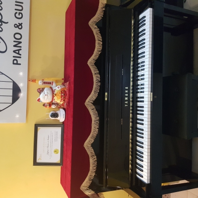 Piano Yamaha U1G