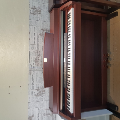 Yamaha clp240m  Yamaha clp240m