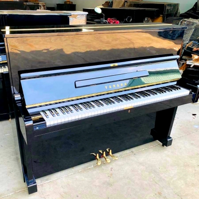 Yamaha U1F  Yamaha U1F
