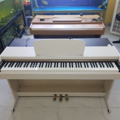 YAMAHA YDP123 YAMAHA YDP123